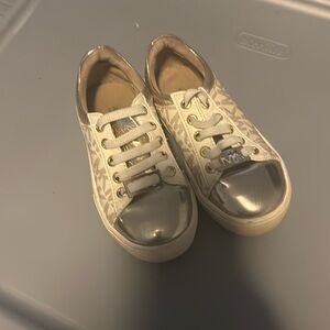 Michael Kors gently worn size 7T adorable gold shoes